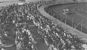 A Wimmera Crowd Turns out at the Blue Ribbon Raceway PHOTO: Paul Carracher