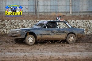 WADE FELL: Quick to adapt to a challenging track. The Mildura driver tussled with the locals to win a heat race. PHOTO M&L Speedway Photography