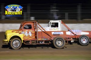 V8 TRUCKS: Steven Hately challenges the #44 V8 Truck of Fletcher Mills. PHOTO: M& L Speedway Photography